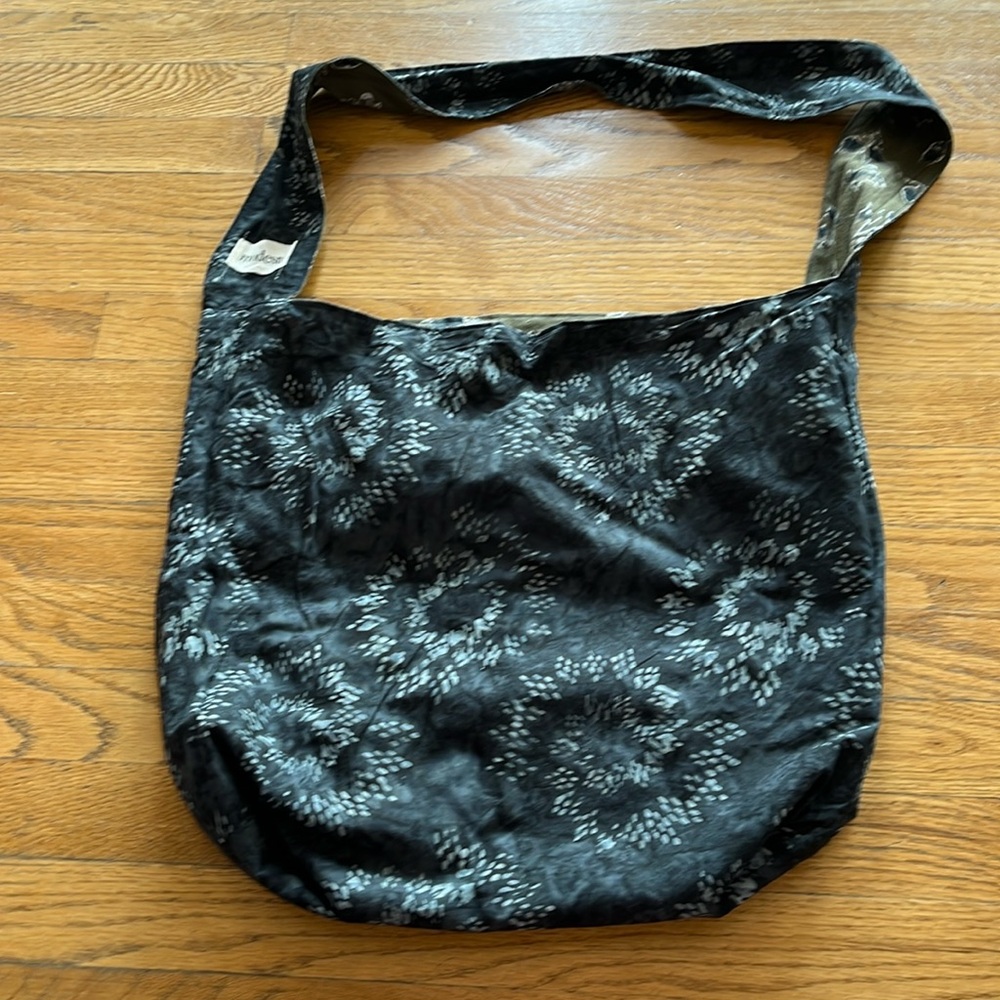 Cross body tote bag